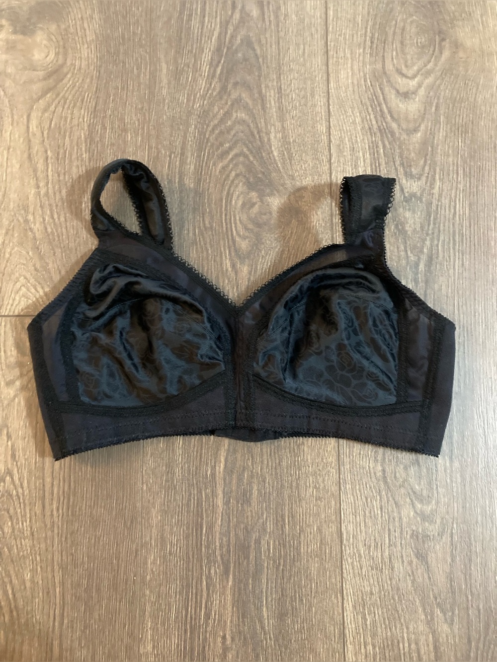 Playtex 18 Hour Smoothing Minimizer Bra Black, Full-Figure Size 38C